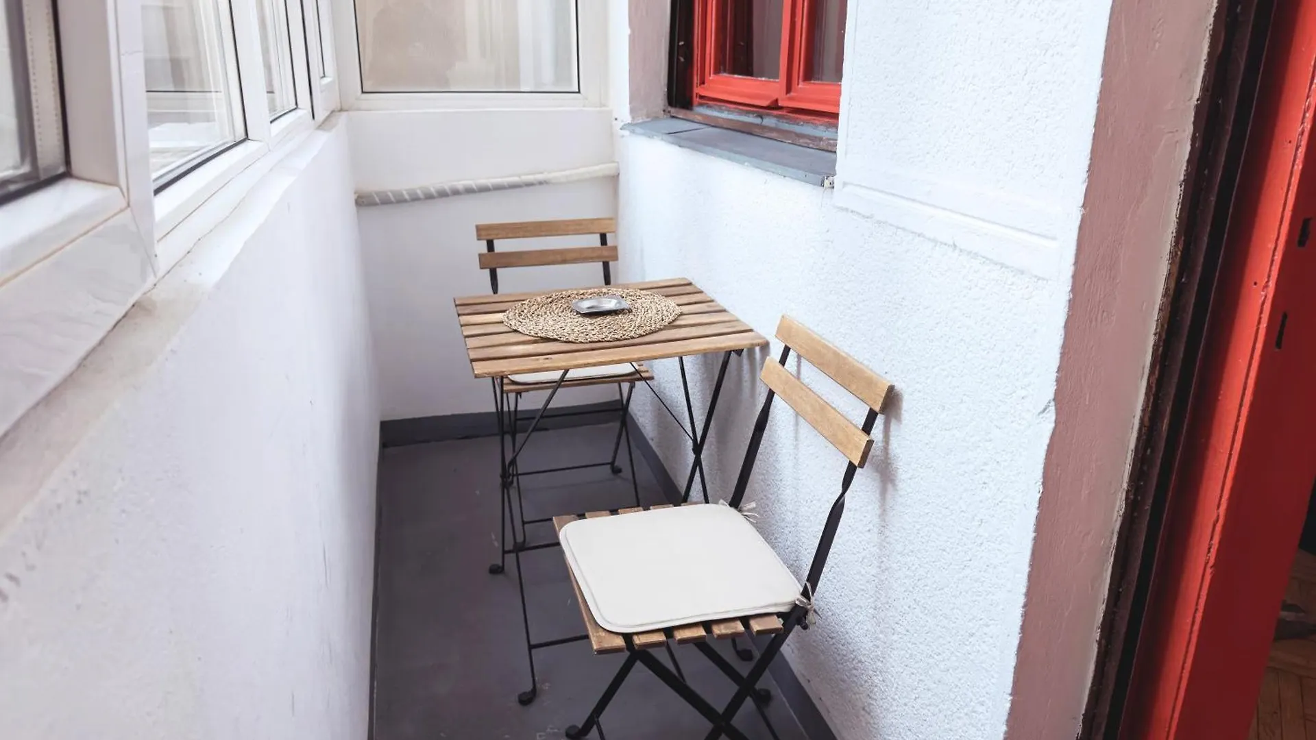 Pixel Urban Stays Bucharest Apartment