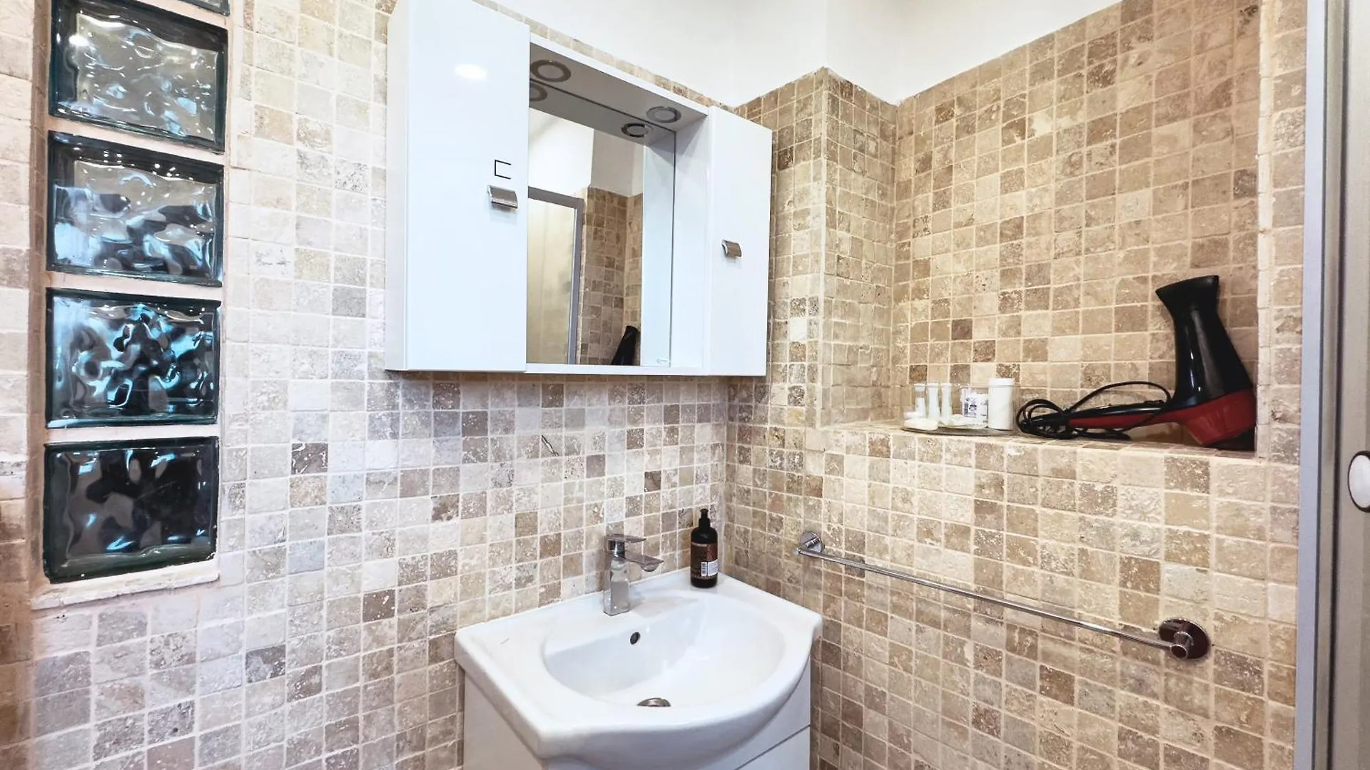 Pixel Urban Stays Bucharest Apartment